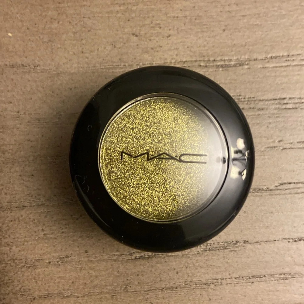 Mac Cosmetics Dazzel Shadow Extreme in Joie de Glitz